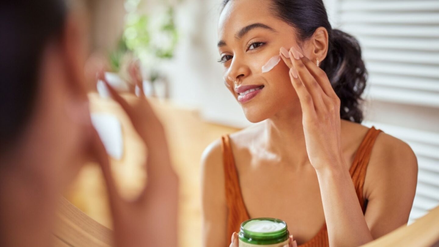Why A Multi-Step Routine Can Simplify Blemish-Focused Skin Care